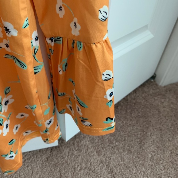 NWOT Mustard floral blouse - Picture 3 of 7